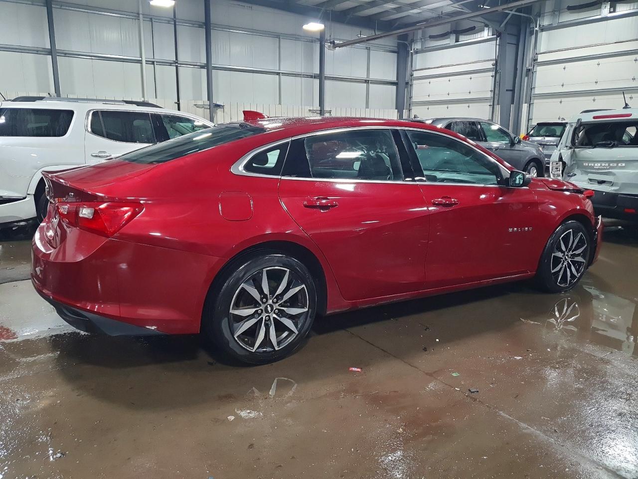 2017 CHEVROLET MALIBU LT photo 3