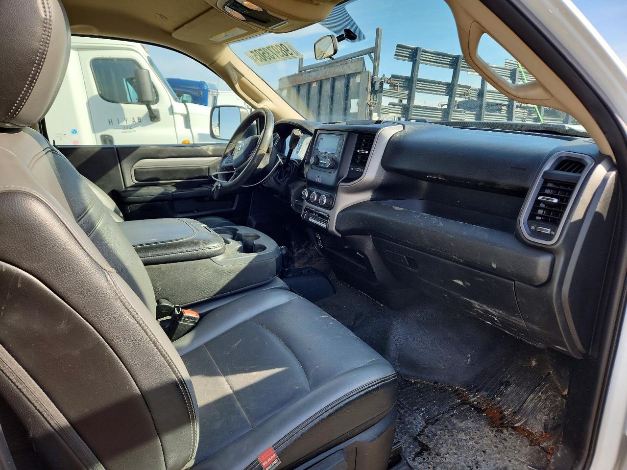 2020 RAM 3500 TRUCK CAB AND CHASSIS photo 5