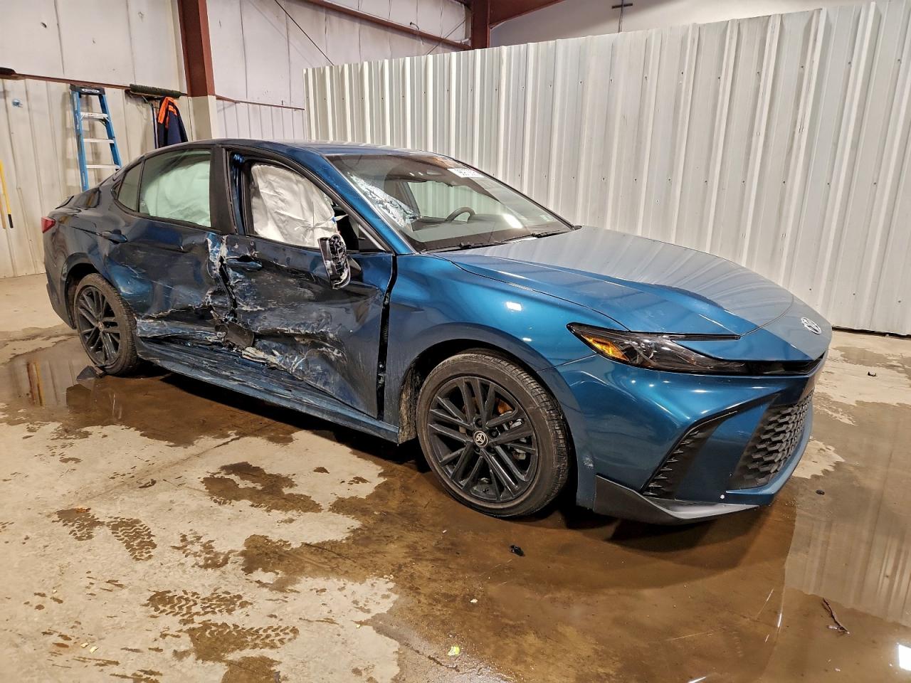 2025 TOYOTA CAMRY XSE photo 4