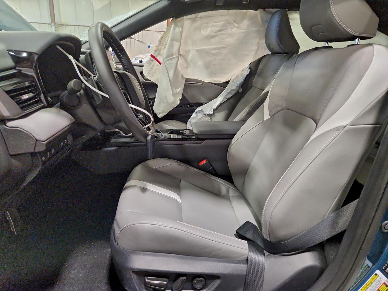 2025 TOYOTA CAMRY XSE photo 7