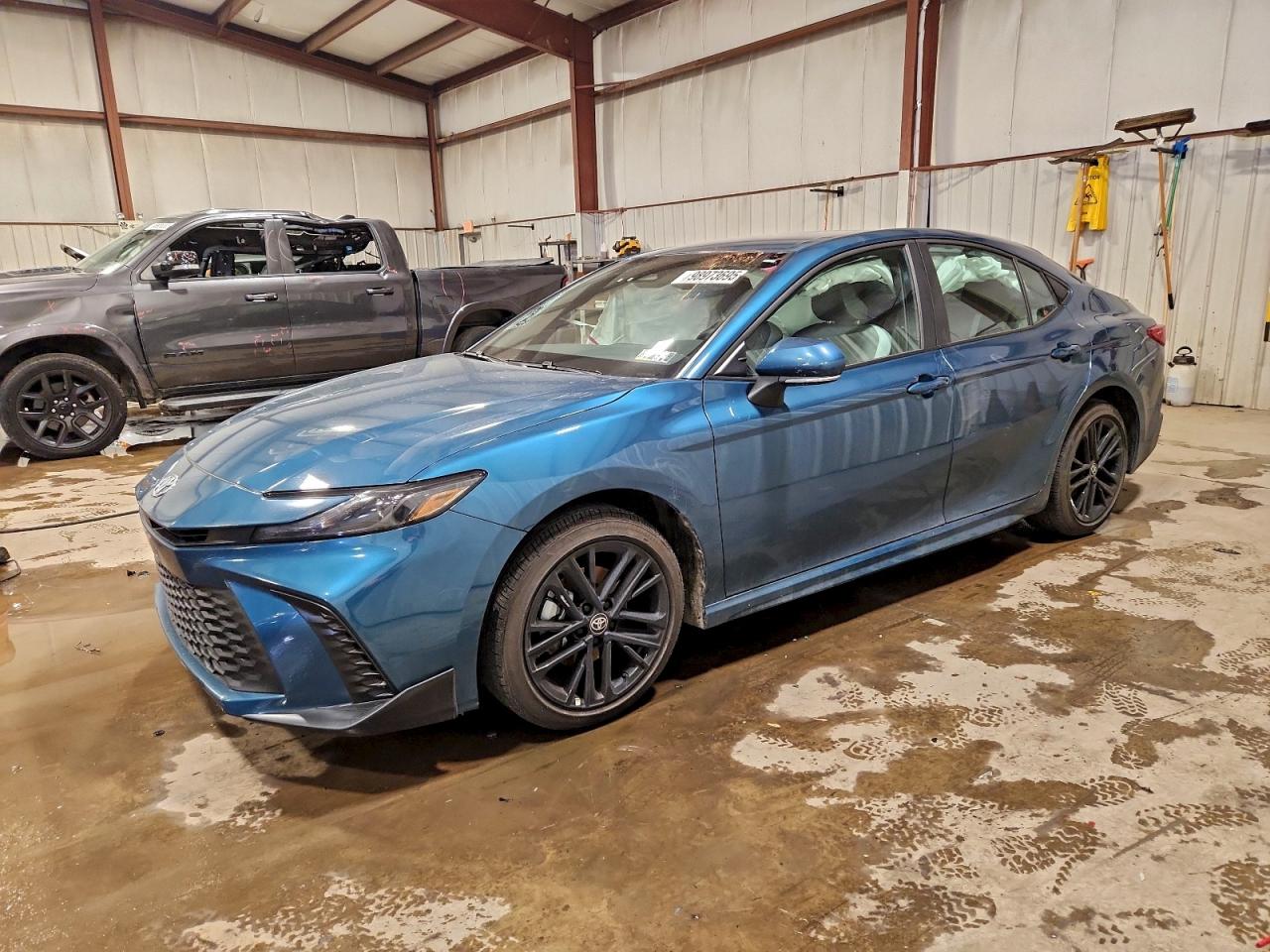 2025 TOYOTA CAMRY