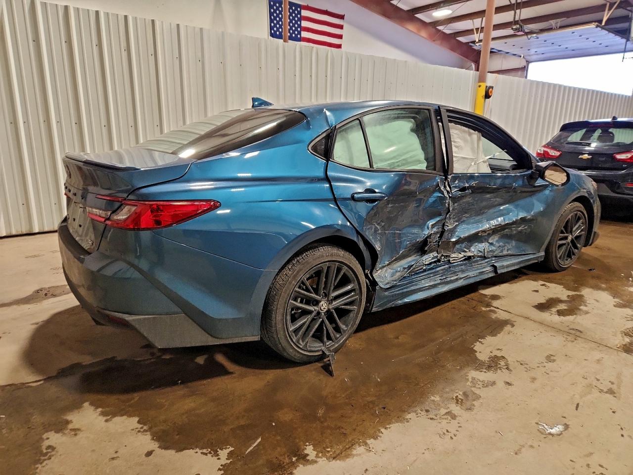 2025 TOYOTA CAMRY XSE photo 3