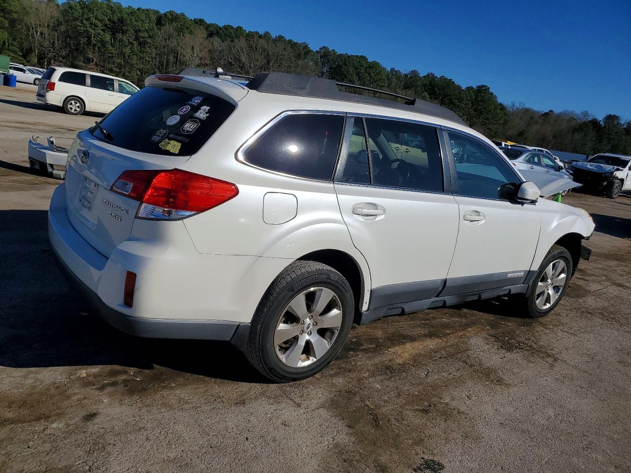 2012 SUBARU OUTBACK 3.6R LIMITED photo 3