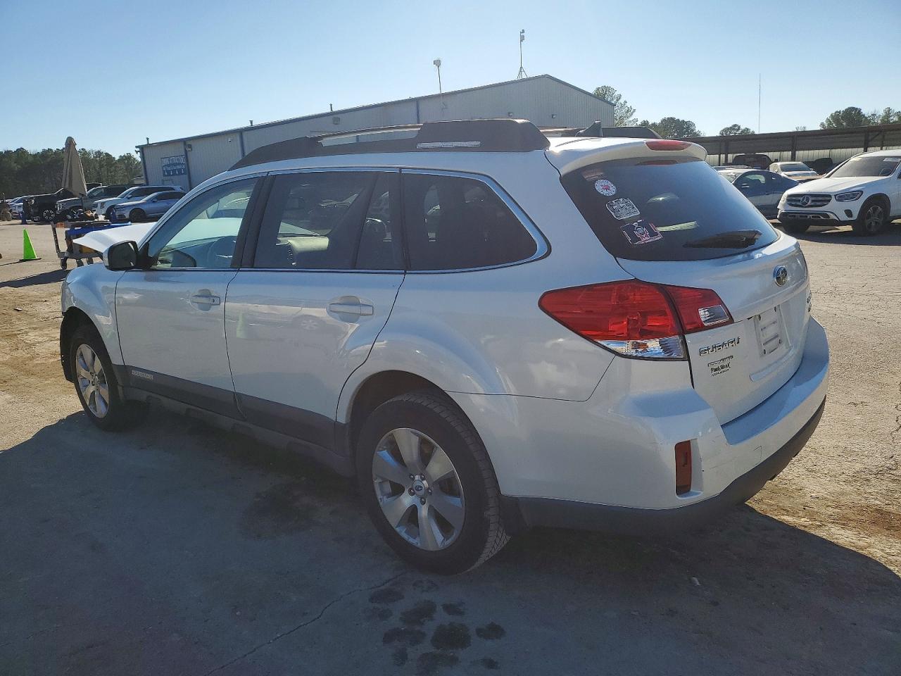2012 SUBARU OUTBACK 3.6R LIMITED photo 2