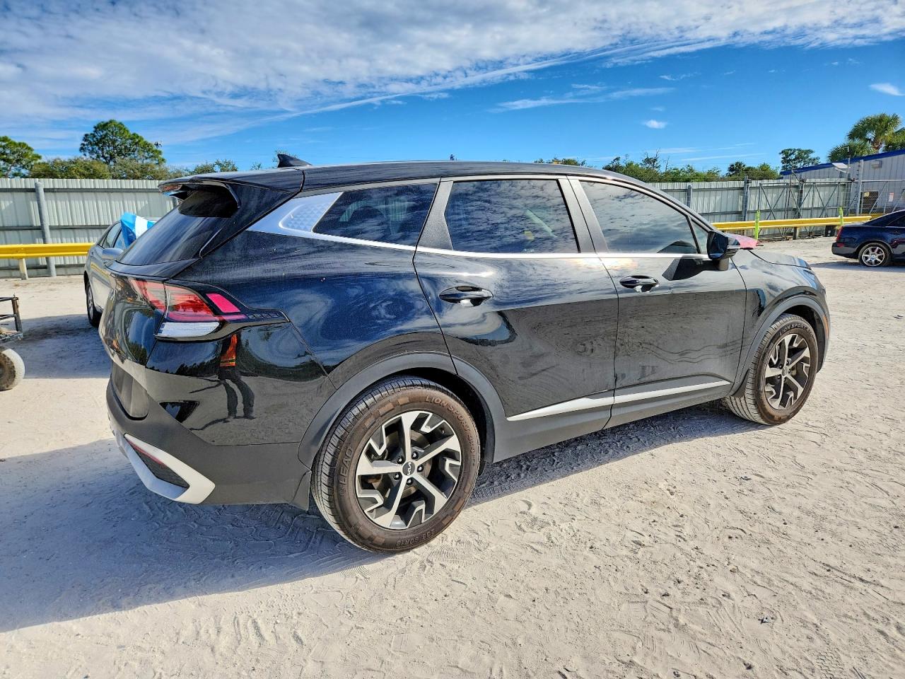 2023 KIA SPORTAGE EX photo 3