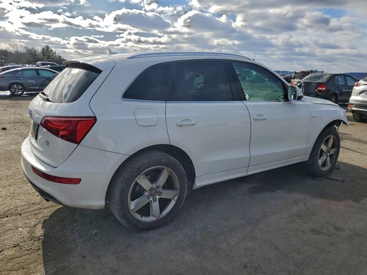 2012 AUDI Q5 PREMIUM PLUS photo 3