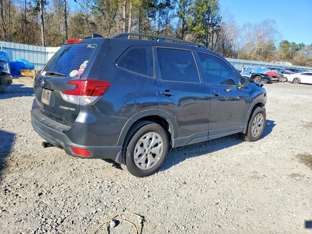 2019 SUBARU FORESTER photo 3