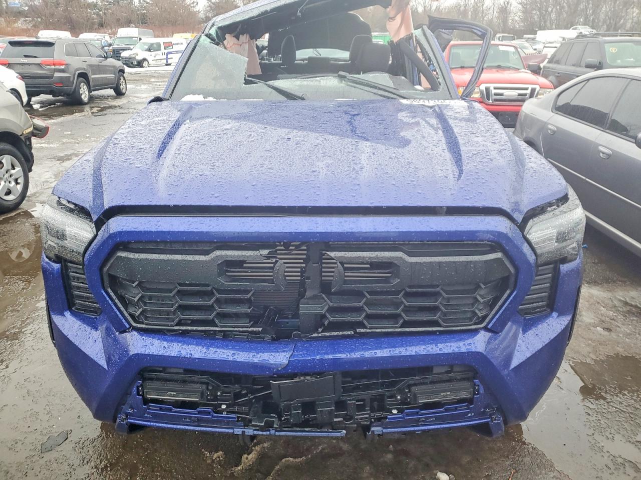 2024 TOYOTA TACOMA TRD OFF-ROAD photo 11
