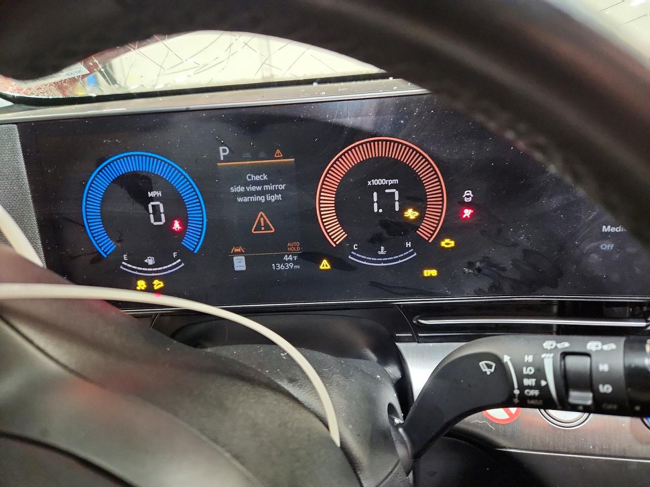 2025 HYUNDAI KONA SEL photo 9