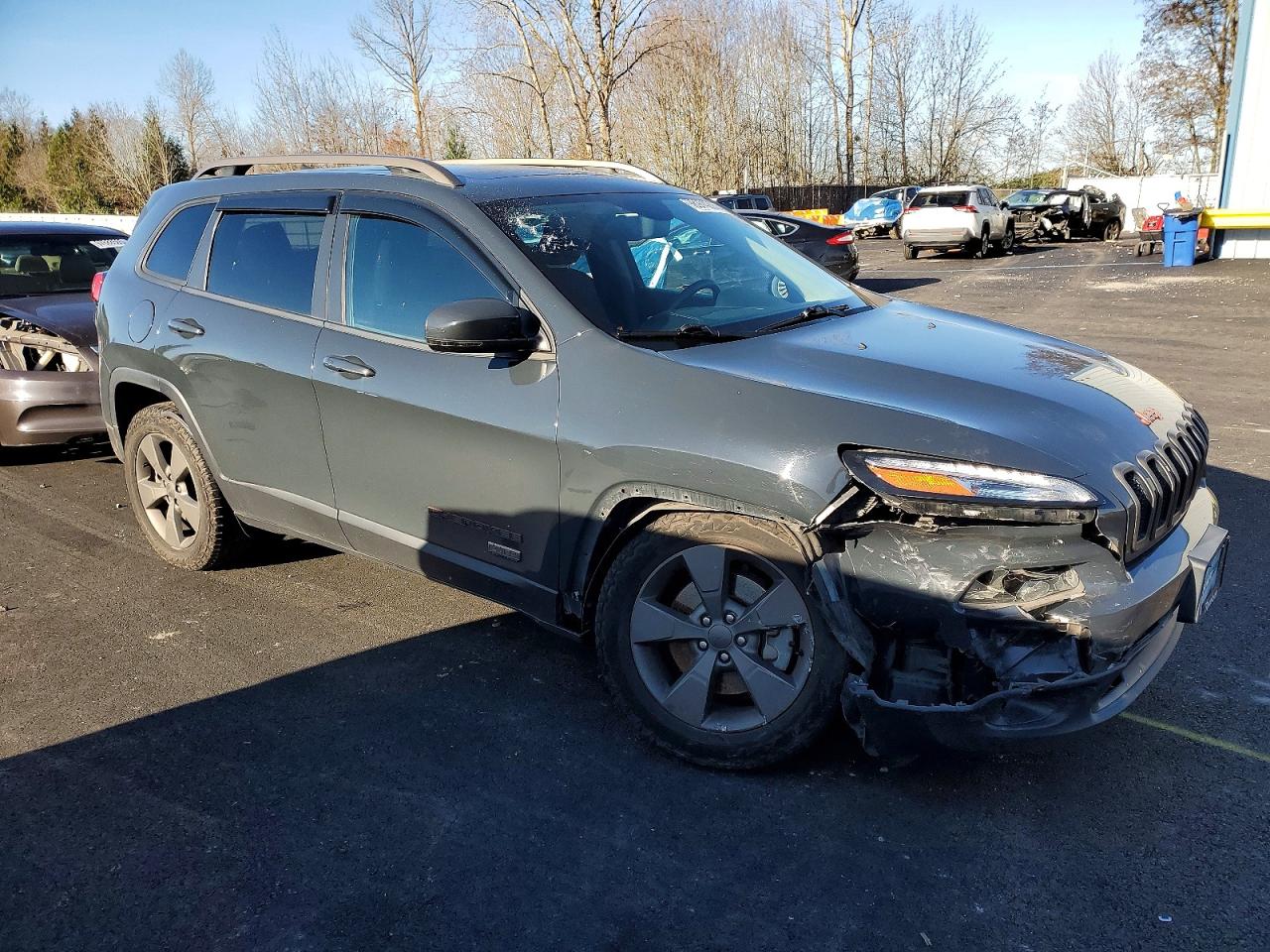 2017 JEEP CHEROKEE LATITUDE photo 4