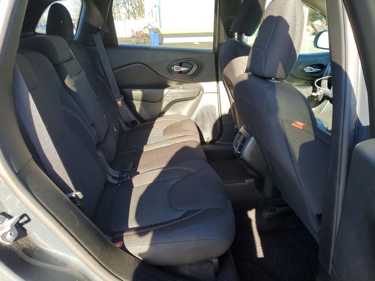 2017 JEEP CHEROKEE LATITUDE photo 10