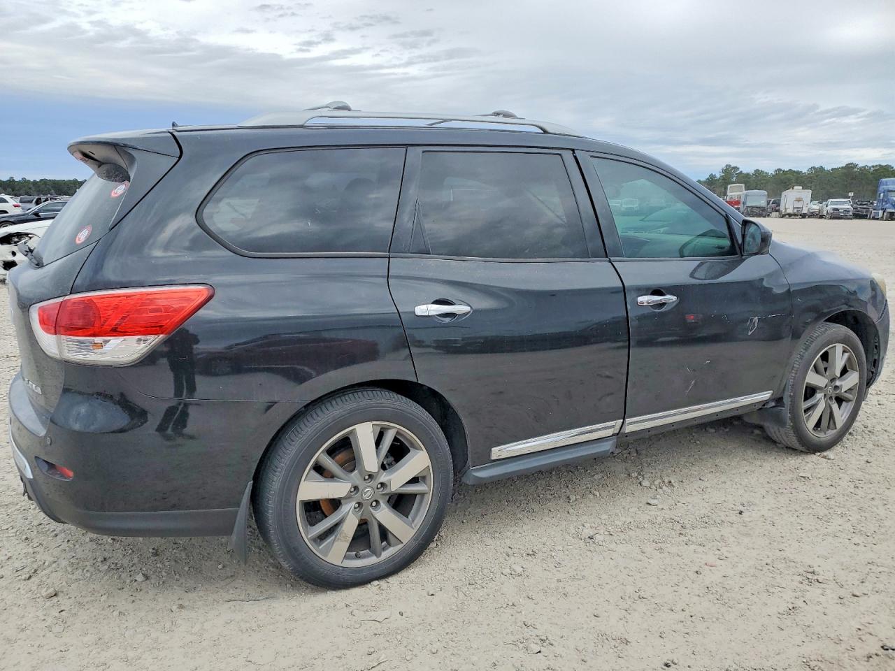 2013 NISSAN PATHFINDER S photo 7