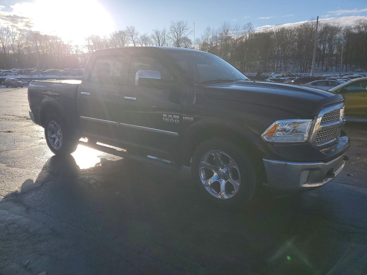 2013 RAM 1500 LARAMIE photo 4