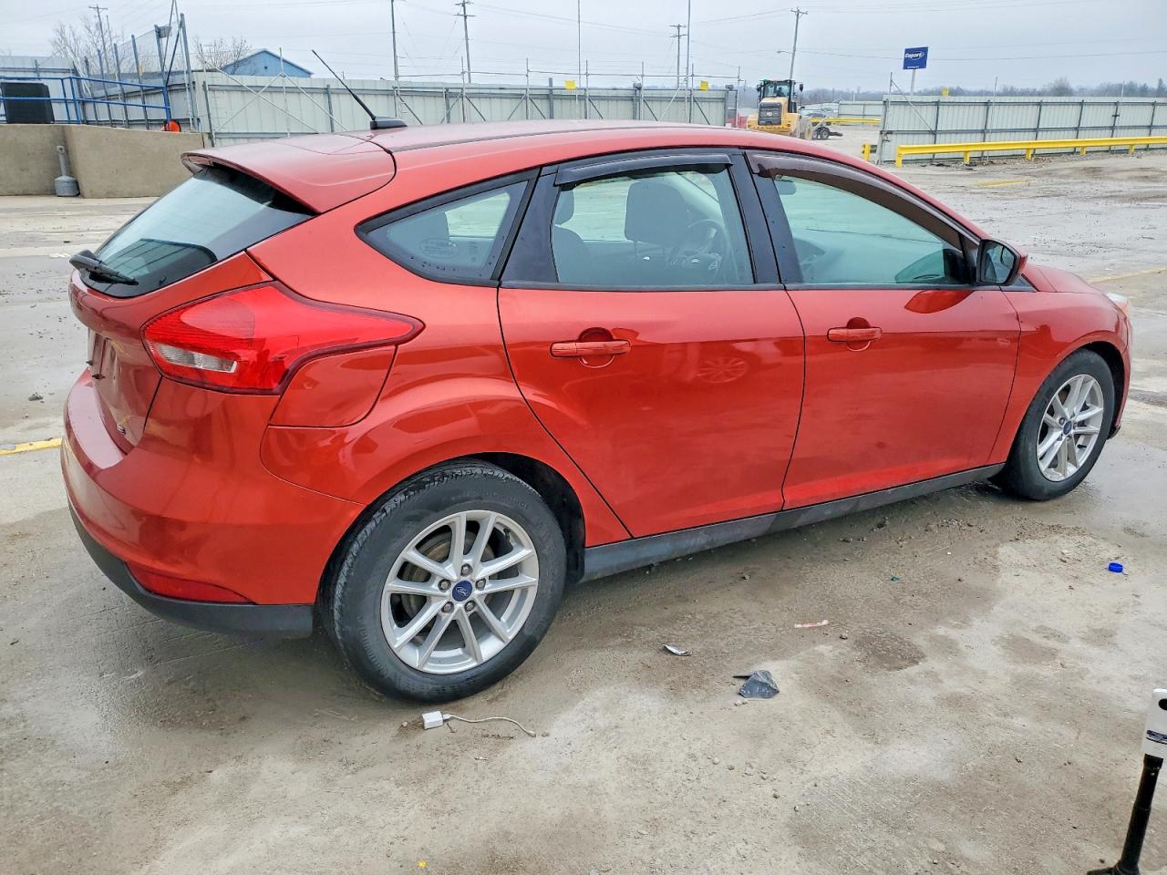 2018 FORD FOCUS SE photo 3