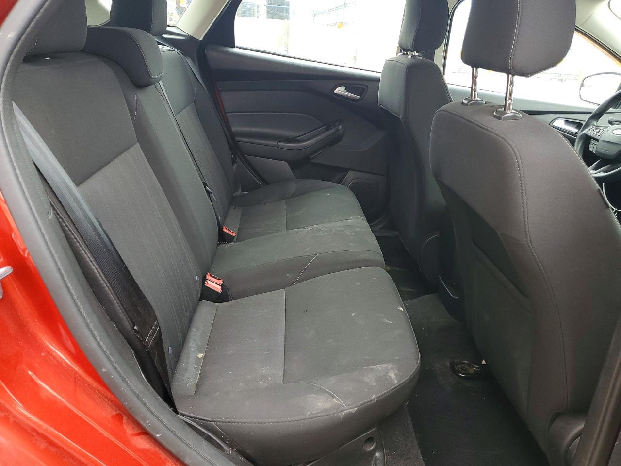 2018 FORD FOCUS SE photo 10