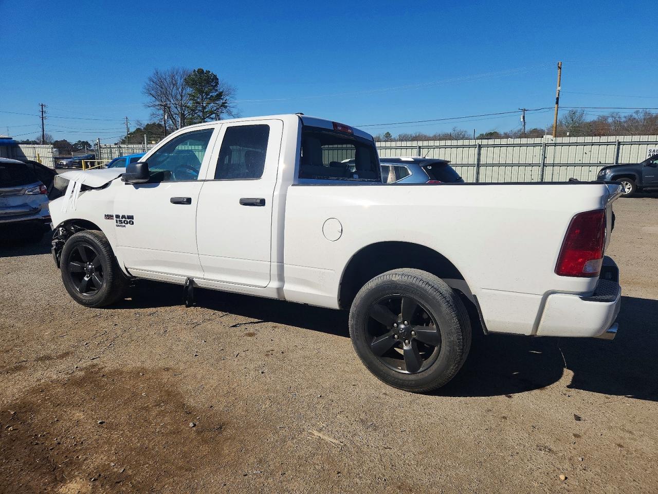2019 RAM 1500 CLASSIC TRADESMAN photo 2