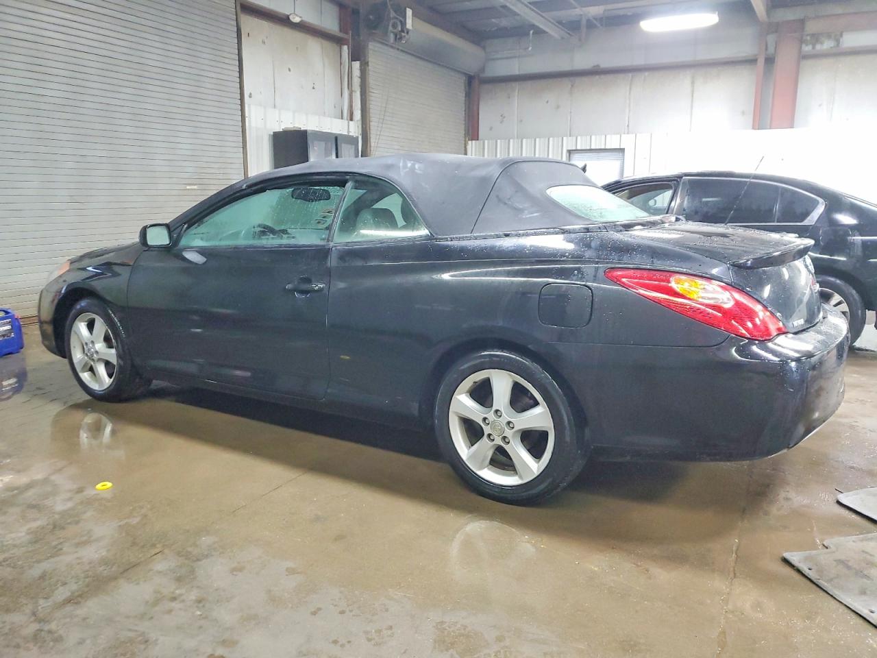 2005 TOYOTA CAMRY SOLARA SE photo 2