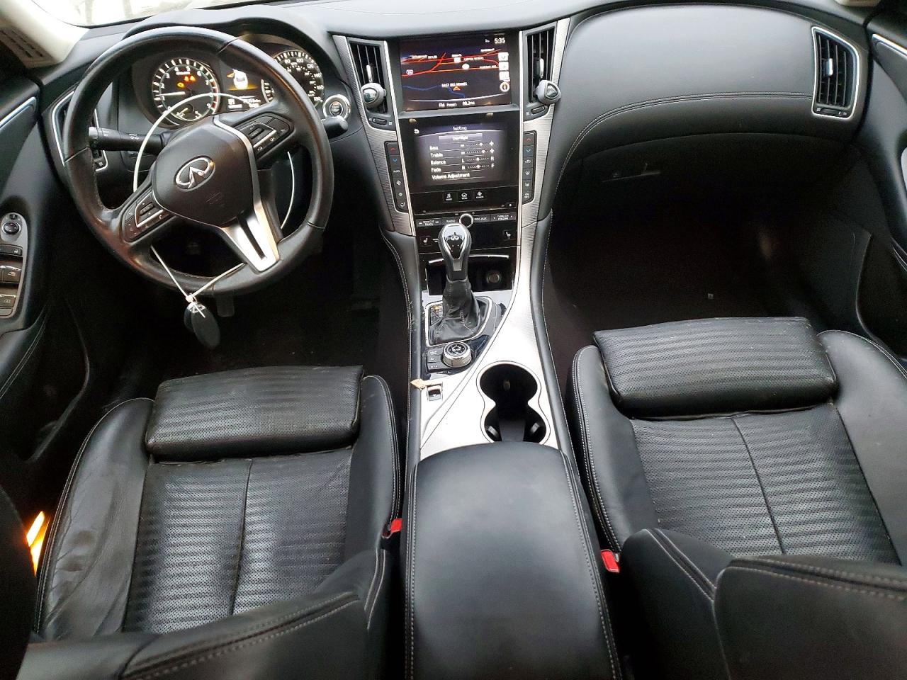 2018 INFINITI Q50 LUXE photo 8