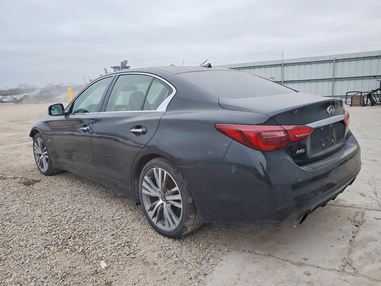 2018 INFINITI Q50 LUXE photo 2