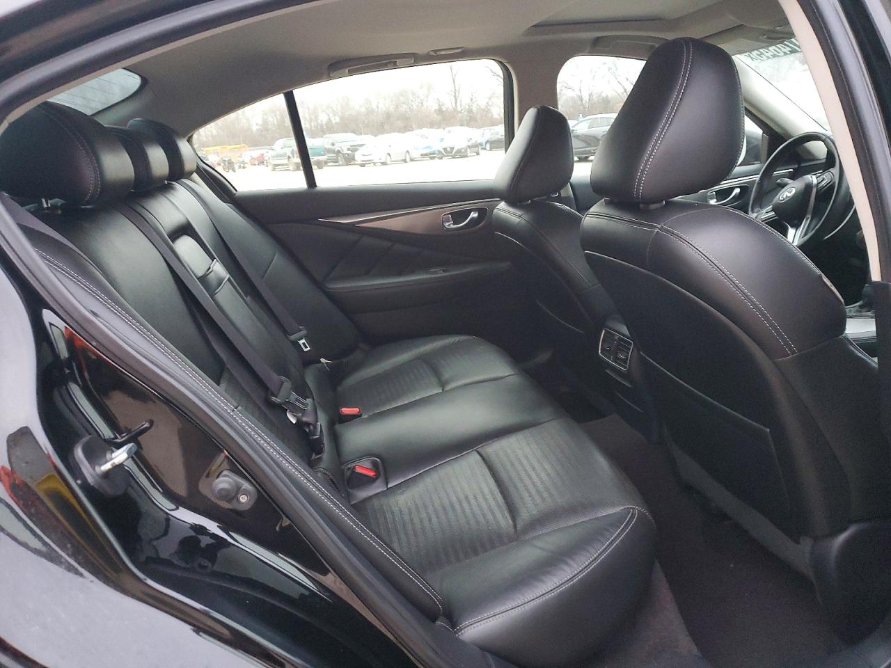 2018 INFINITI Q50 LUXE photo 10