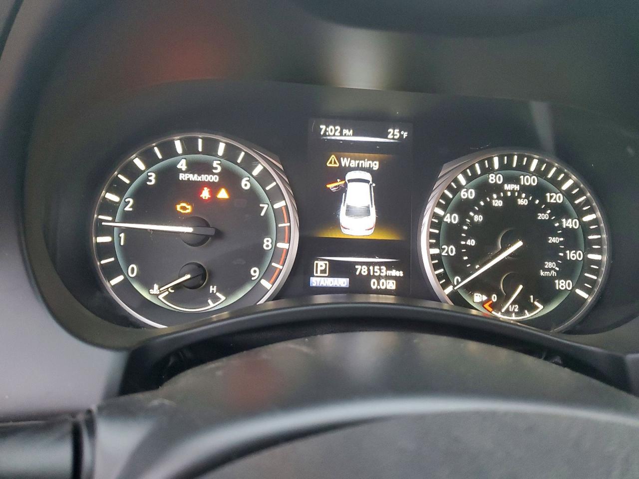 2018 INFINITI Q50 LUXE photo 9