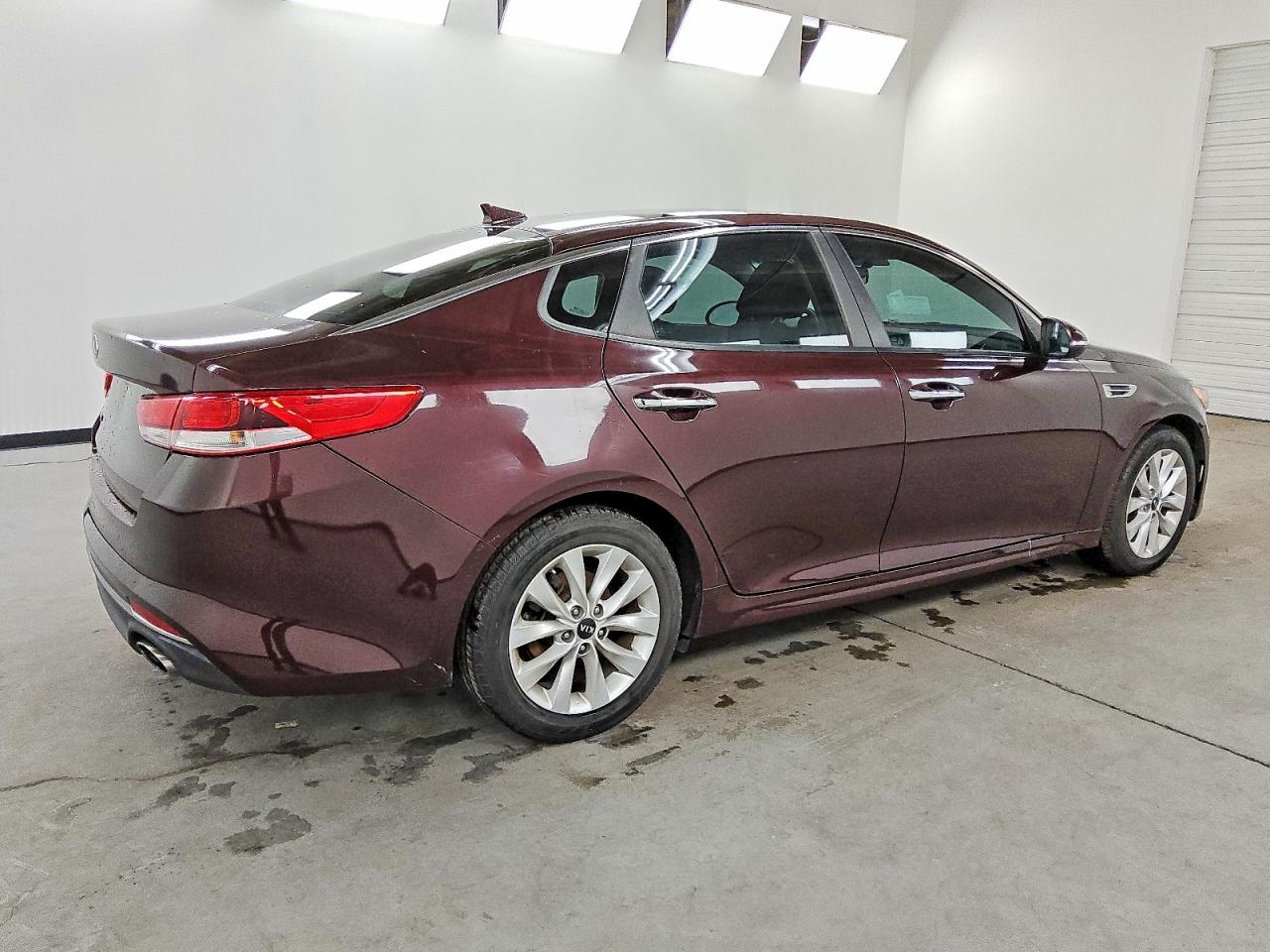 2016 KIA OPTIMA LX photo 3