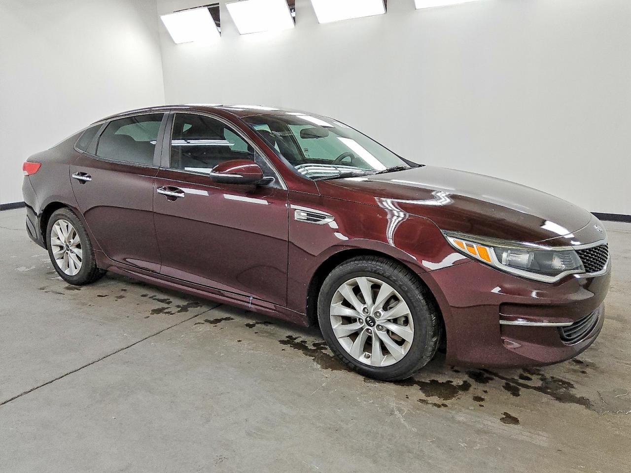 2016 KIA OPTIMA LX photo 4