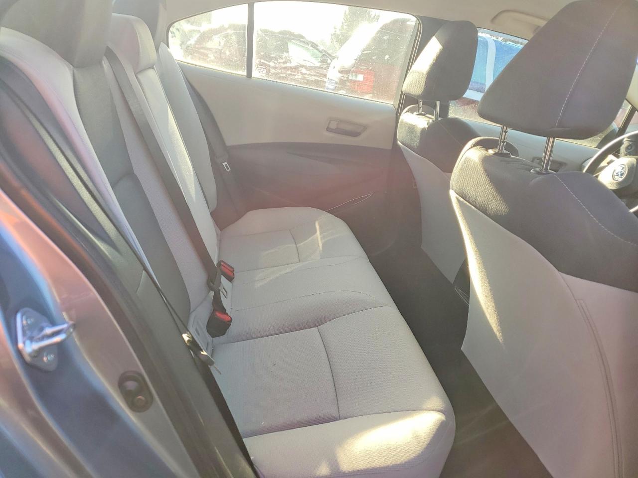 2022 TOYOTA COROLLA LE photo 10