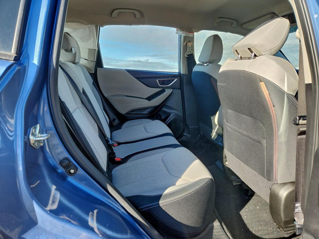 2022 SUBARU FORESTER photo 31