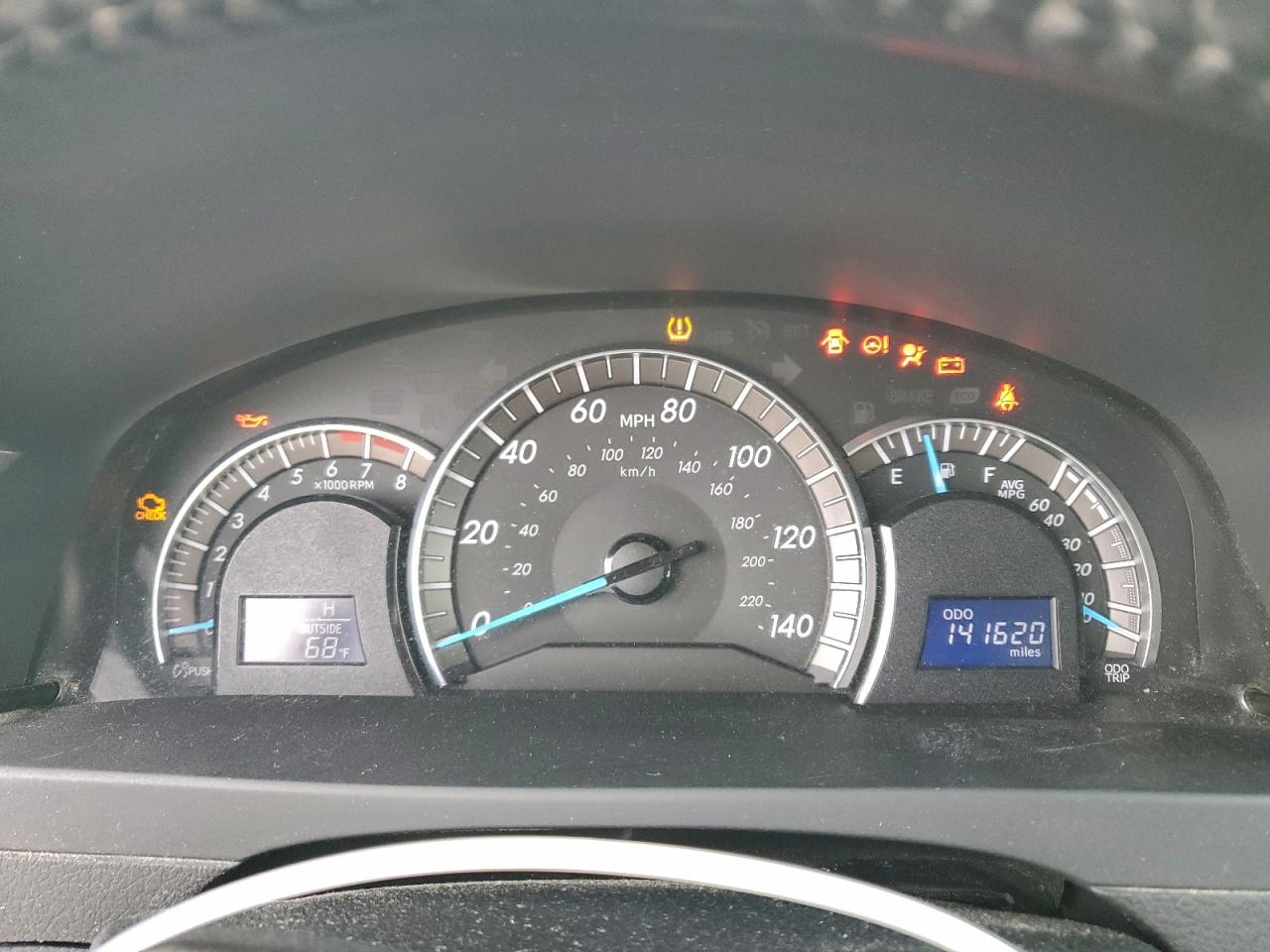 2014 TOYOTA CAMRY L photo 9