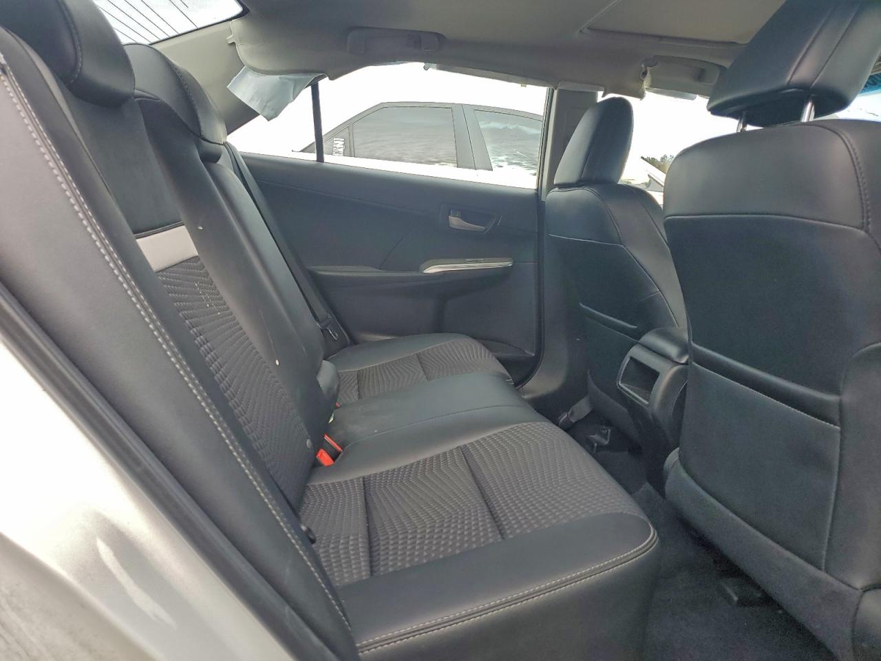 2014 TOYOTA CAMRY L photo 10