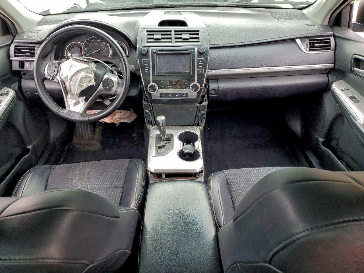 2014 TOYOTA CAMRY L photo 8