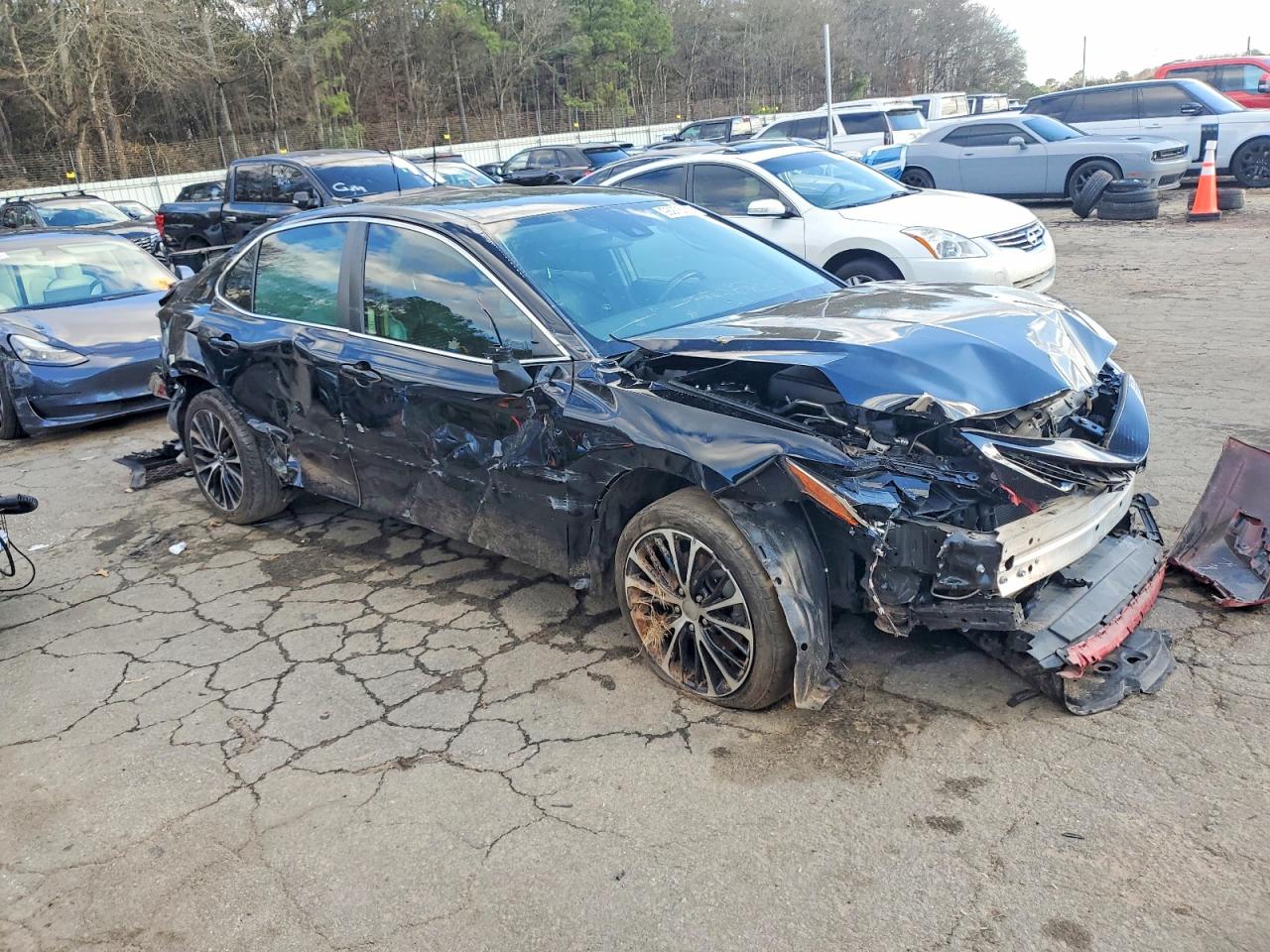 2019 TOYOTA CAMRY L photo 4