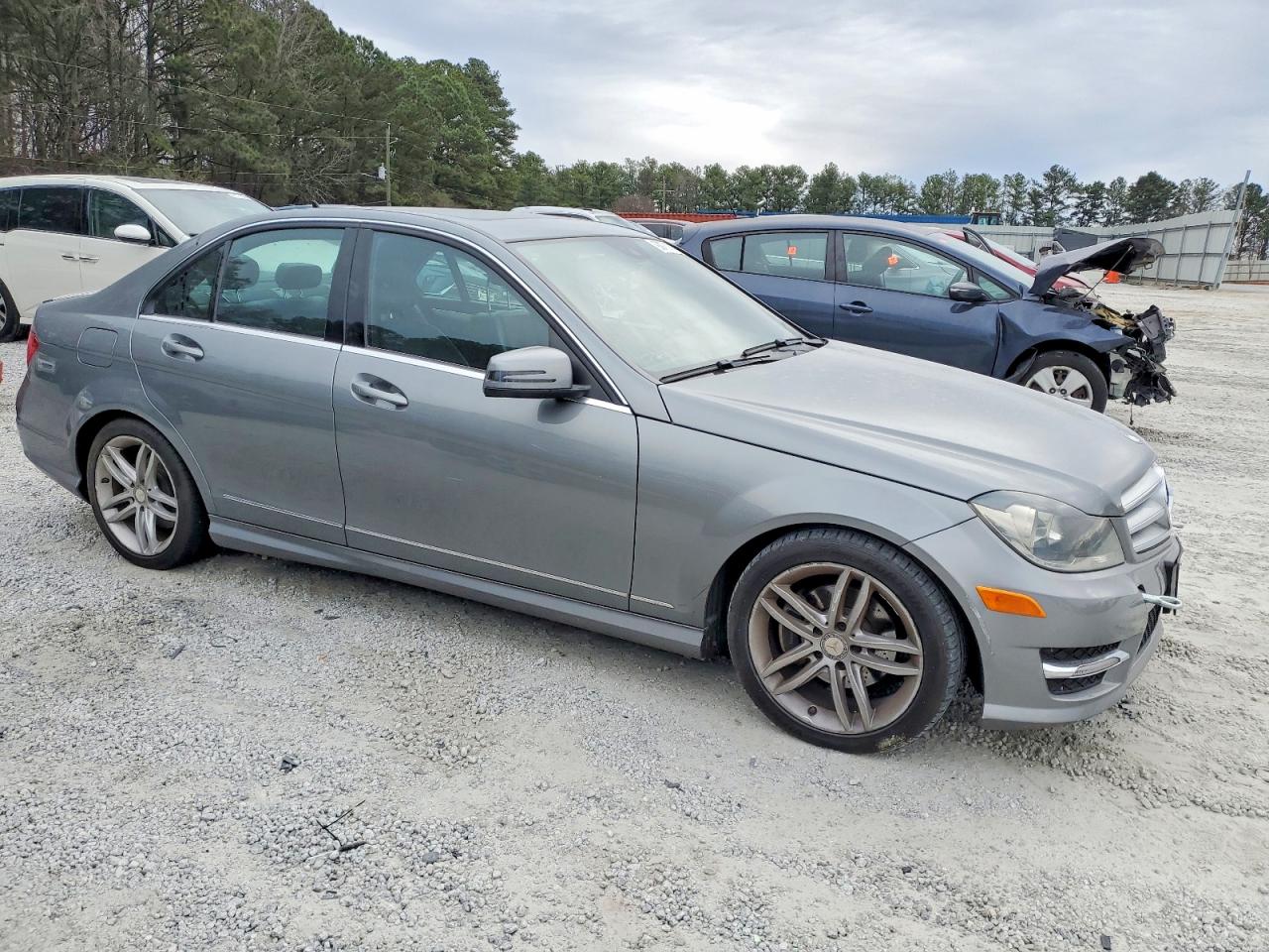 2013 MERCEDES-BENZ C 250 photo 4