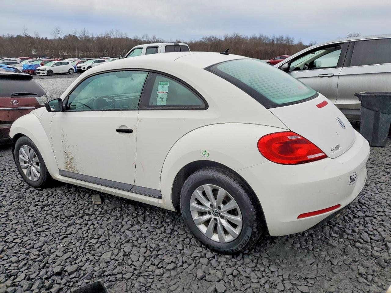 2013 VOLKSWAGEN BEETLE photo 4