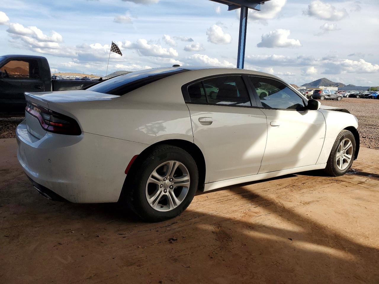 2015 DODGE CHARGER SE photo 3