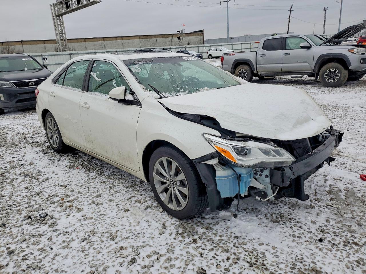 2017 TOYOTA CAMRY XSE photo 4