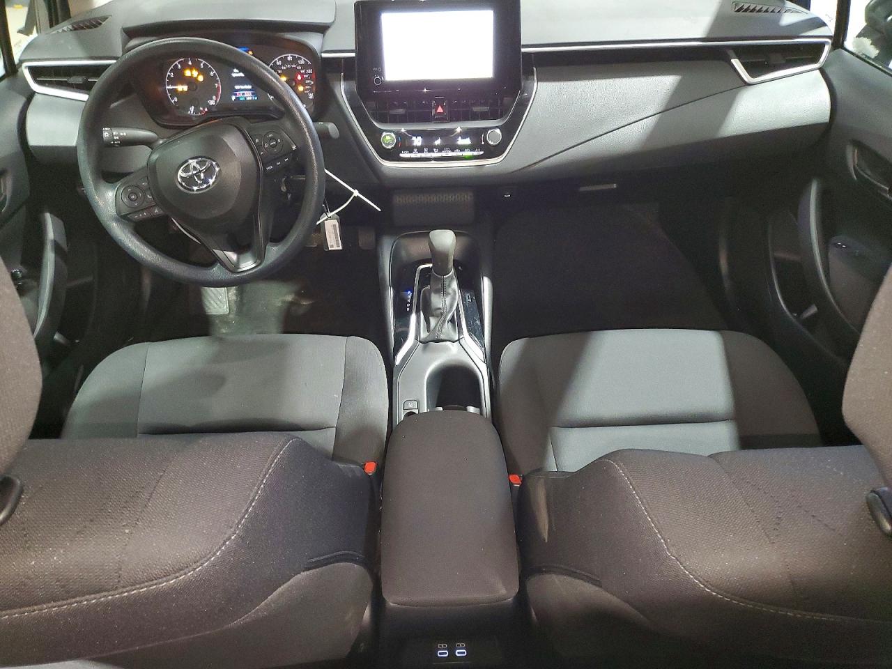 2024 TOYOTA COROLLA LE photo 8