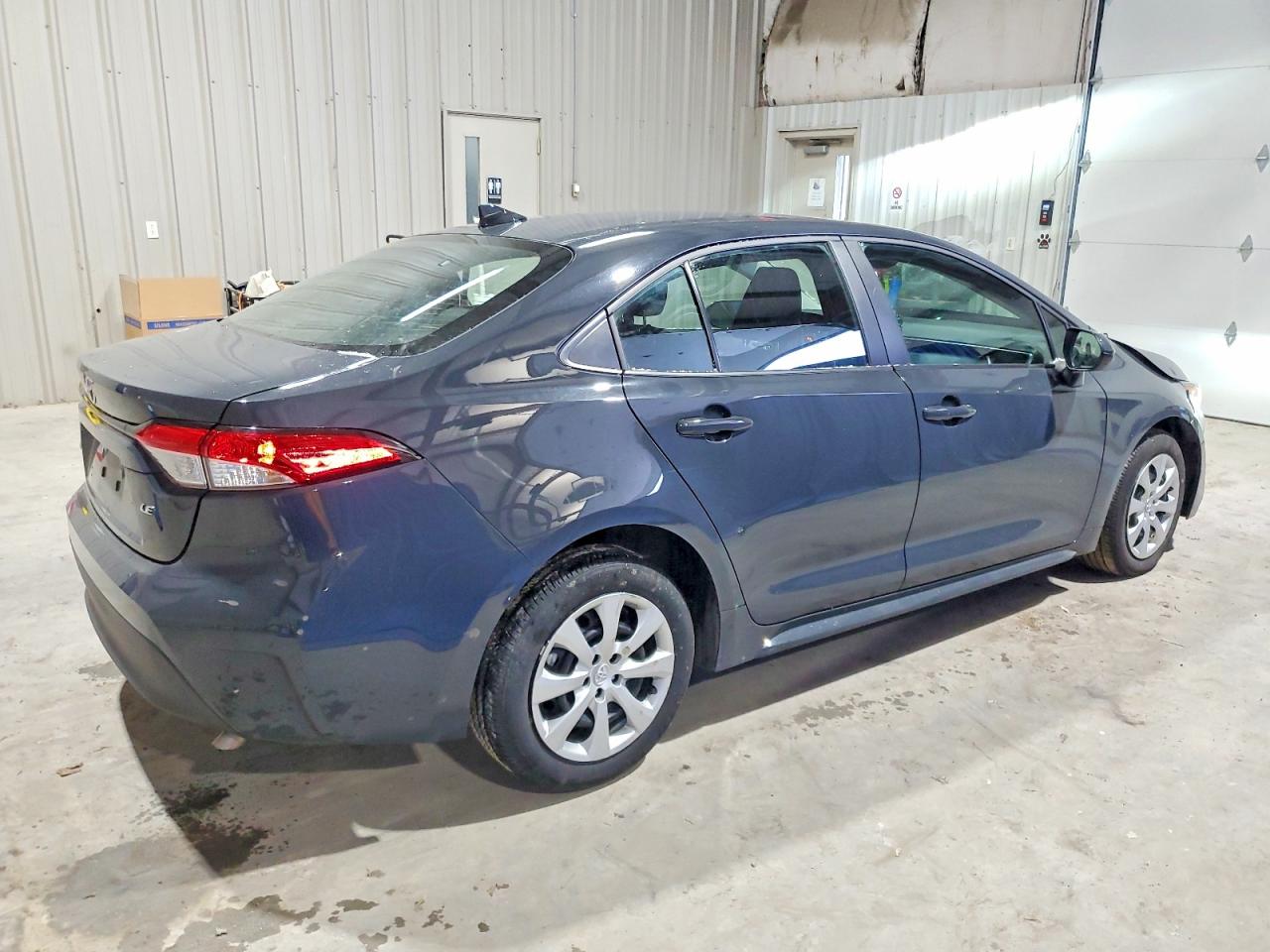 2024 TOYOTA COROLLA LE photo 3