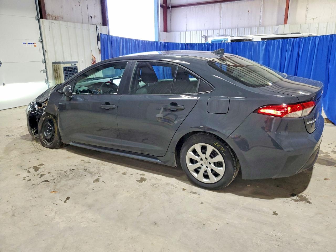 2024 TOYOTA COROLLA LE photo 2