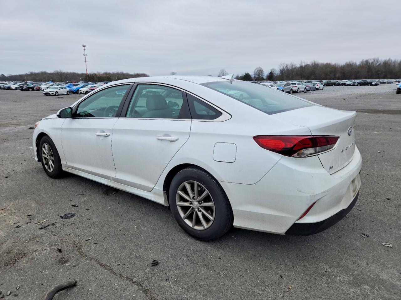 2018 HYUNDAI SONATA SE photo 2