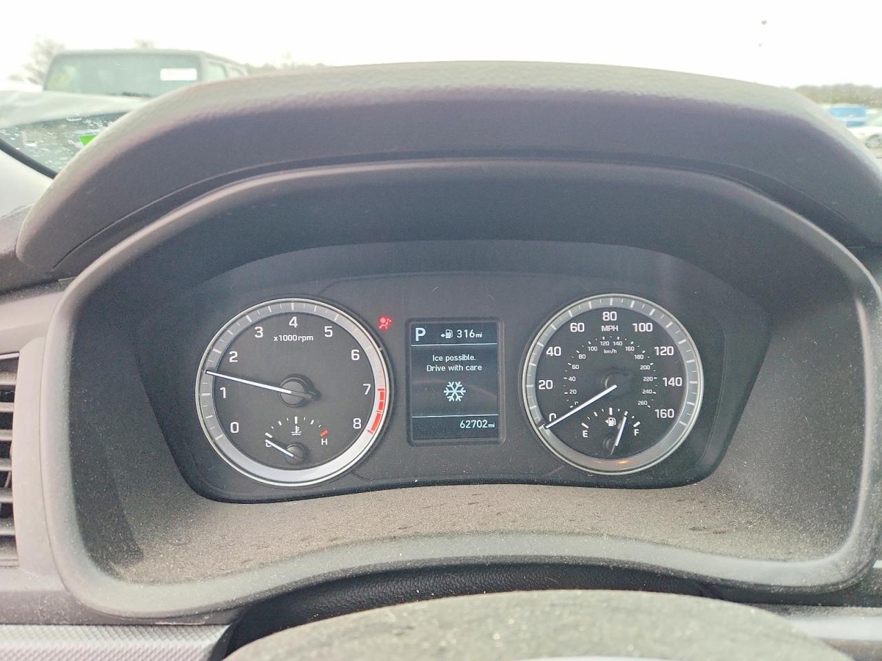 2018 HYUNDAI SONATA SE photo 9