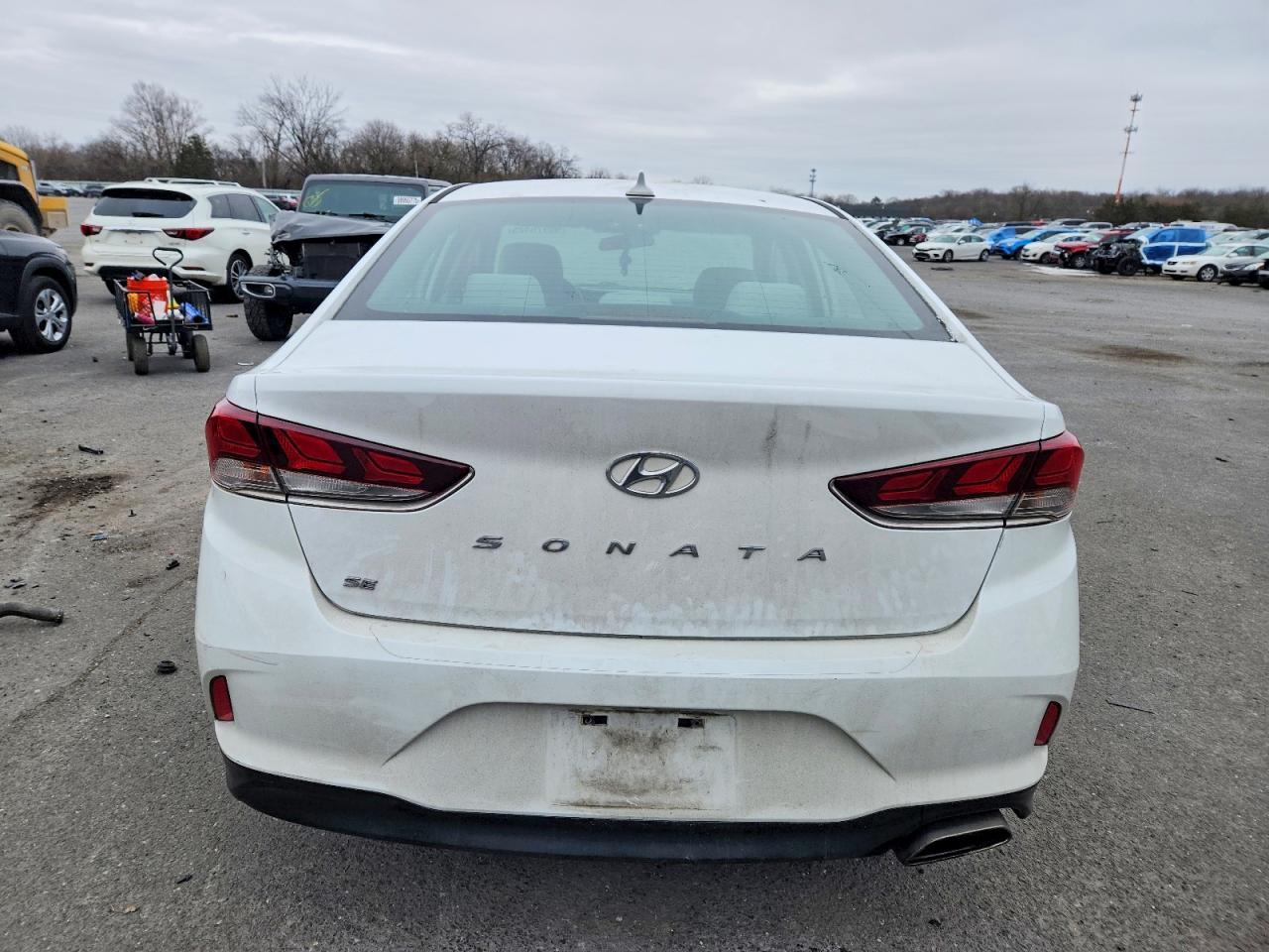 2018 HYUNDAI SONATA SE photo 6