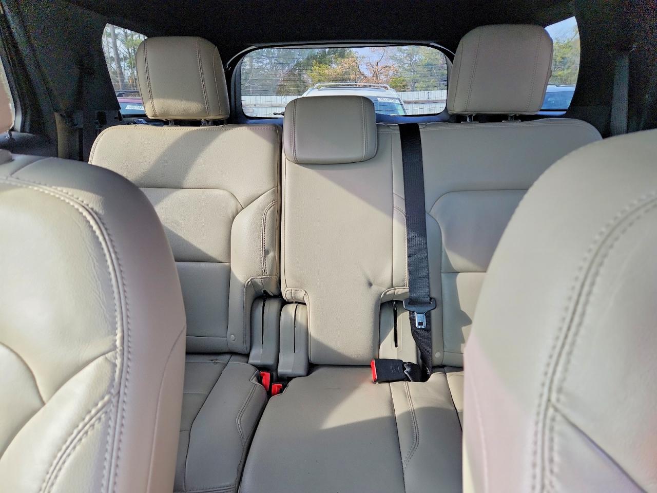 2018 FORD EXPLORER XLT photo 10
