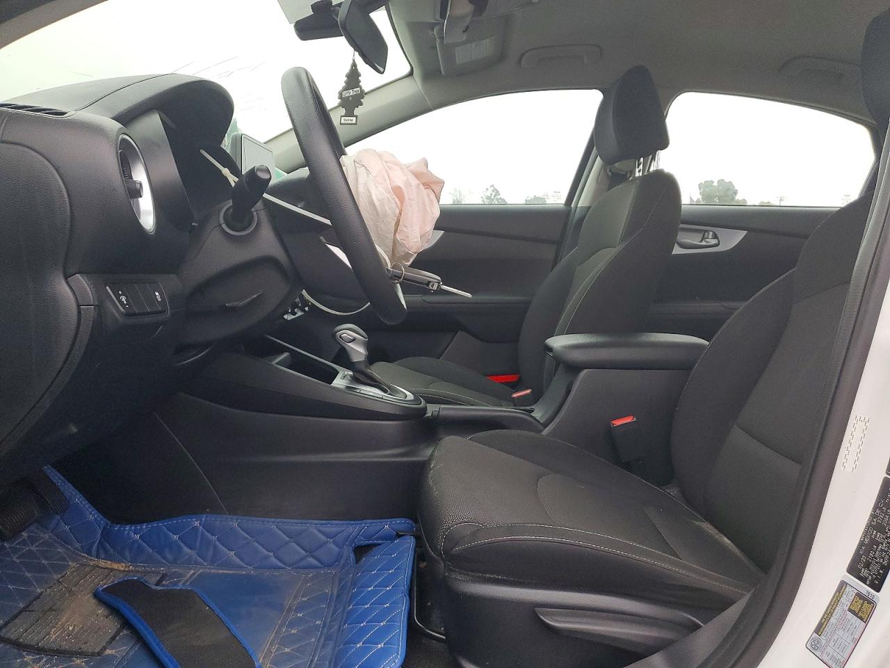 2023 KIA FORTE LX photo 7