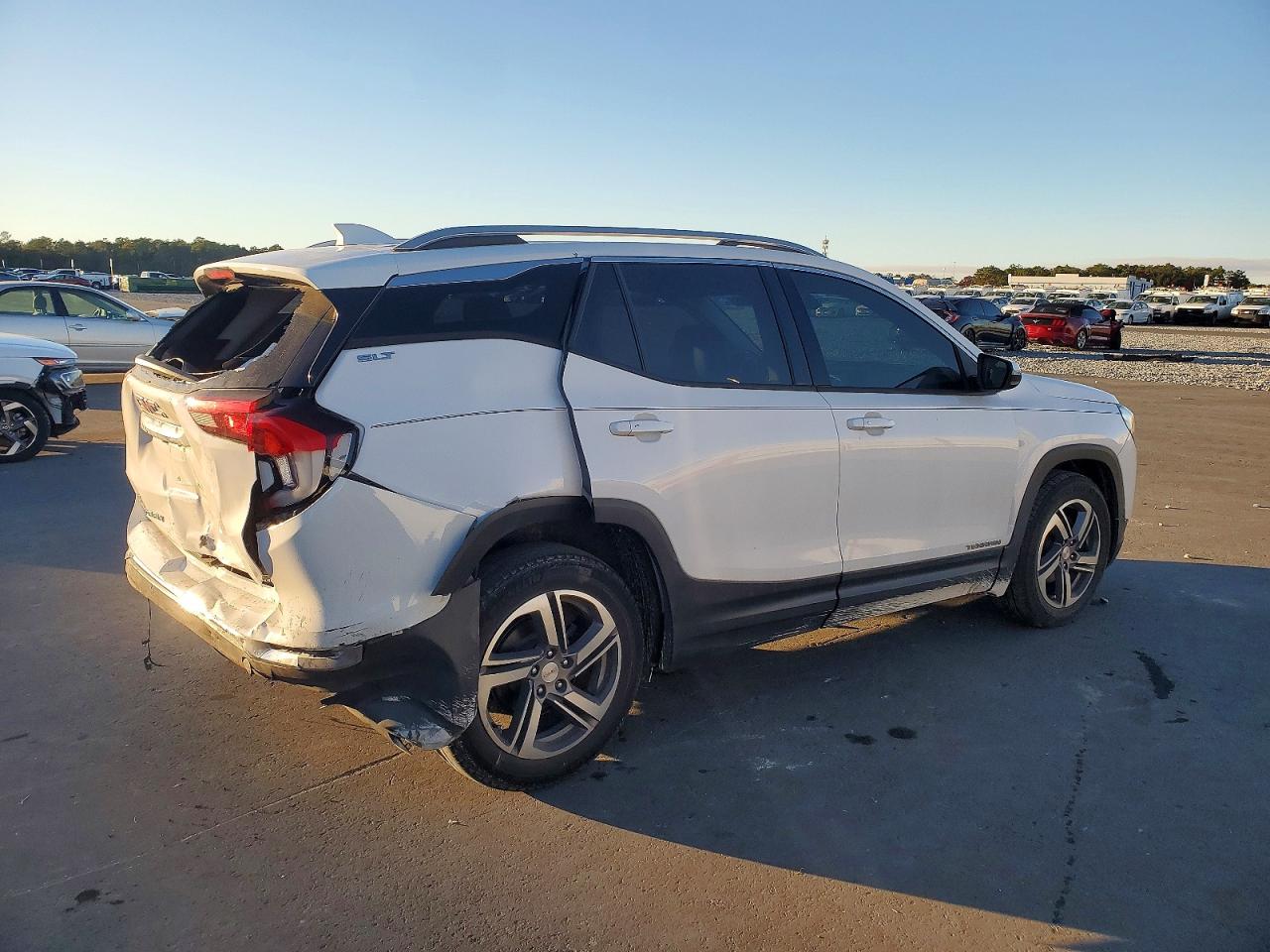2019 GMC TERRAIN SLT photo 5