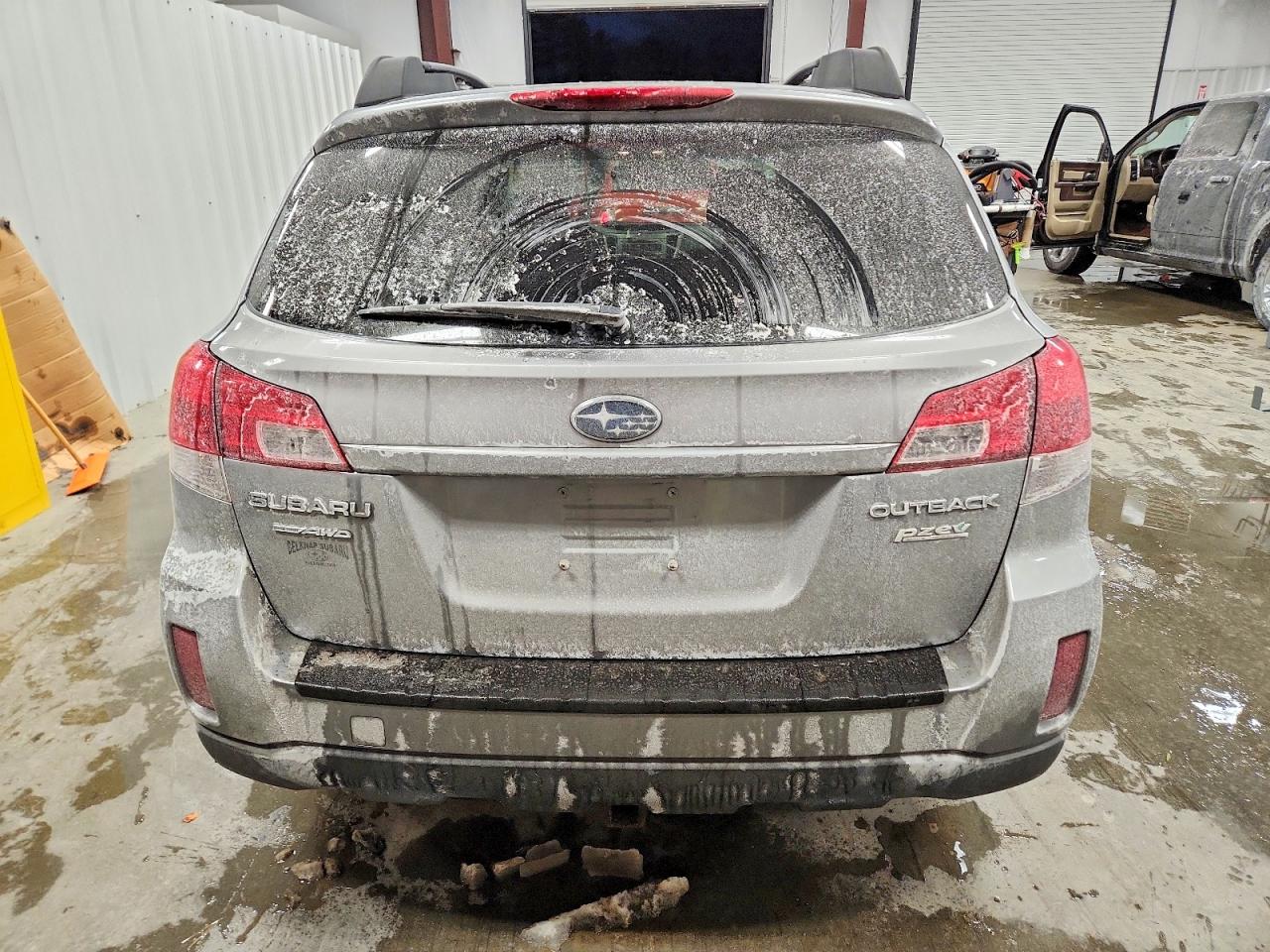 2011 SUBARU OUTBACK 2.5I PREMIUM photo 16