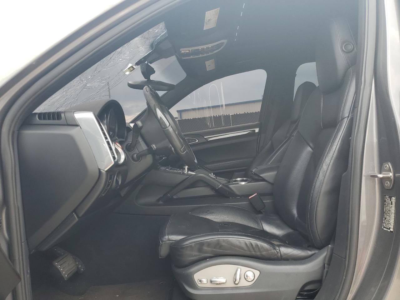 2012 PORSCHE CAYENNE S photo 7