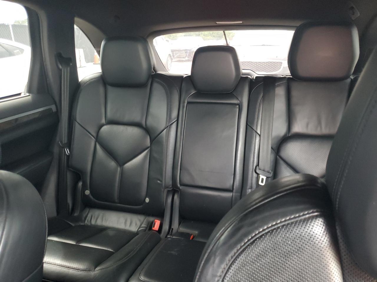 2012 PORSCHE CAYENNE S photo 10
