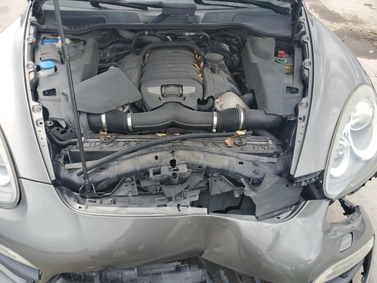 2012 PORSCHE CAYENNE S photo 12